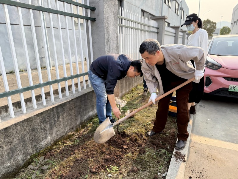 4-2微通催化黨支部開(kāi)展植此青綠 不負(fù)春光主題黨日活動(dòng)2.jpg